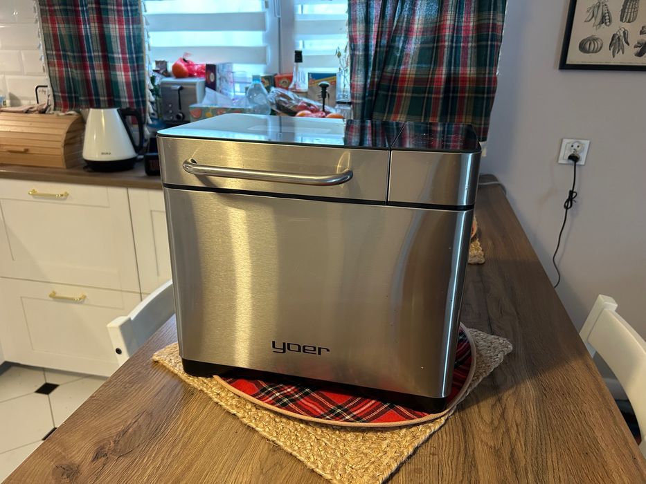 Automat do chleba Yoer