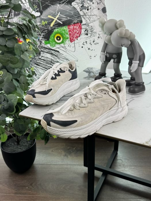 Кросівки Hoka Clifton LS 39 розмір Е13492