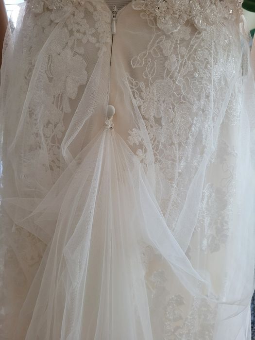 Suknia ślubna sukienka odkryte plecy głęboki dekolt tren