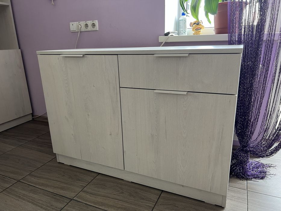 Перукарський стіл з дзеркалом та з тумбою. Стіл колориста.