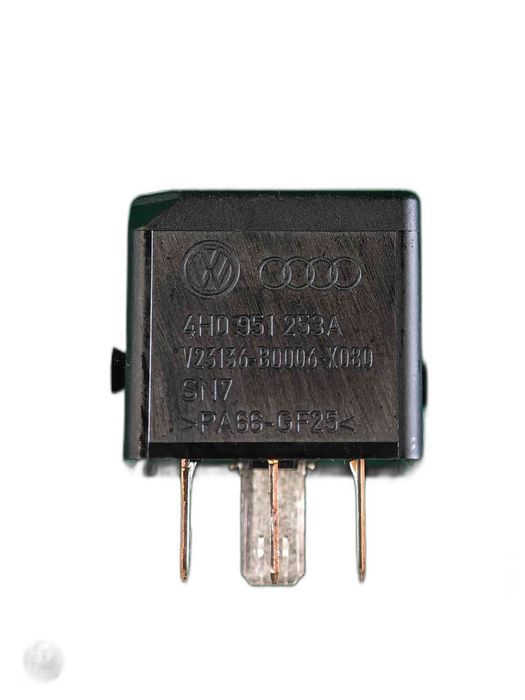 Relé AUDI A8 D4 AUDI A8 D4