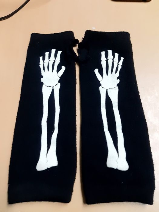Claire's Skeleton Gloves