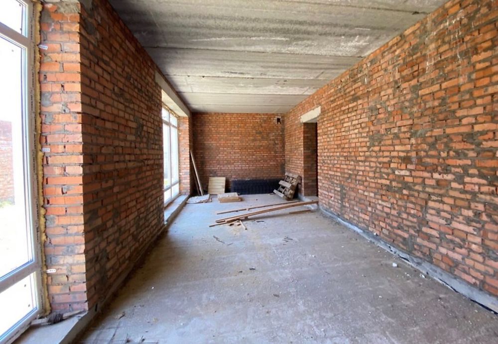 Продам сучасний таунхаус з гаражем