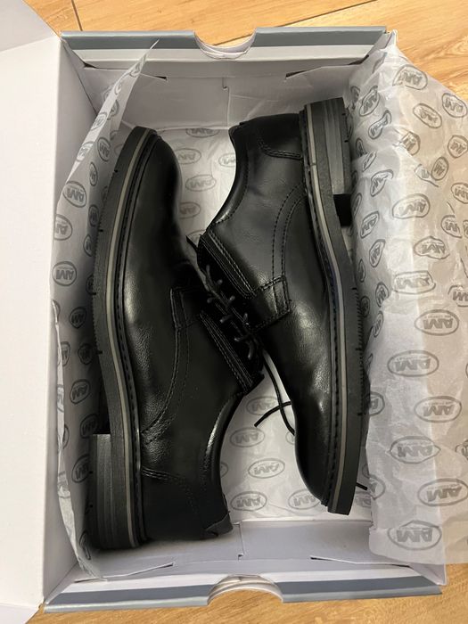 Buty do garnituru