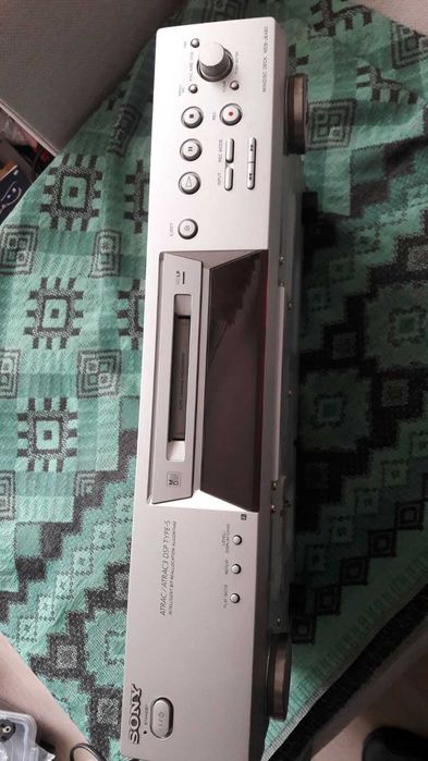 мини дисковая дека Sony-MDS-je 480 с пультом и паспортом ! состояние!