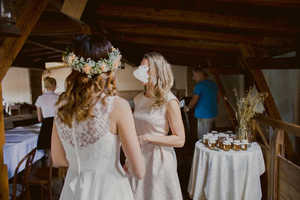 Suknia ślubna z muślinu Maxima S/36 z trenem rustykalna romantyczna