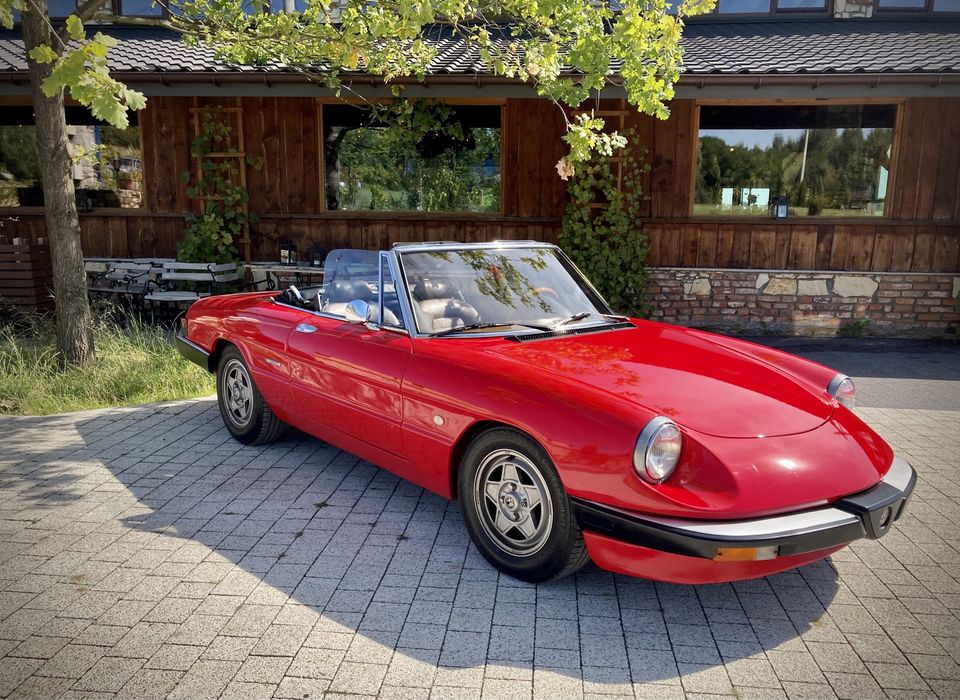 Alfa Romeo Spider - kabriolet do ślubu, zabytkowy samochód cabrio auto