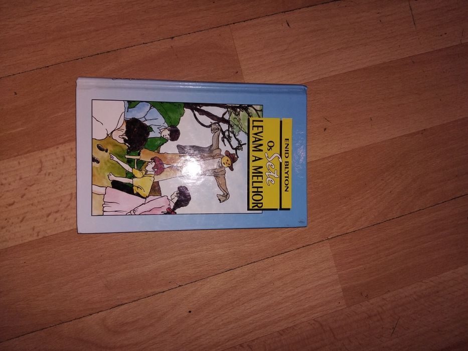 Vendo este livros leia a discrição