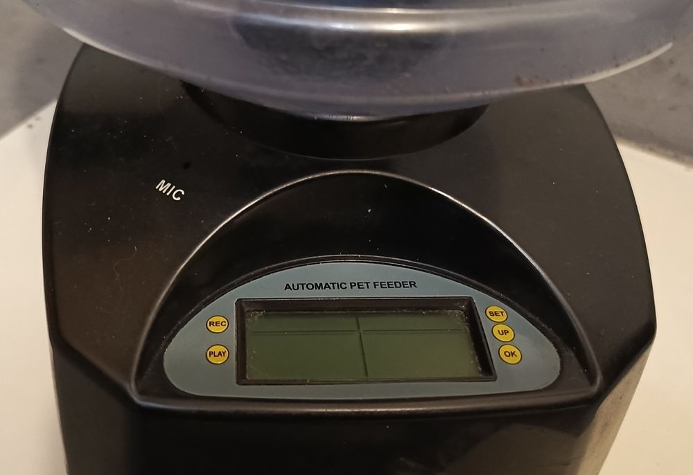 Automatyczny dozownik do karmy