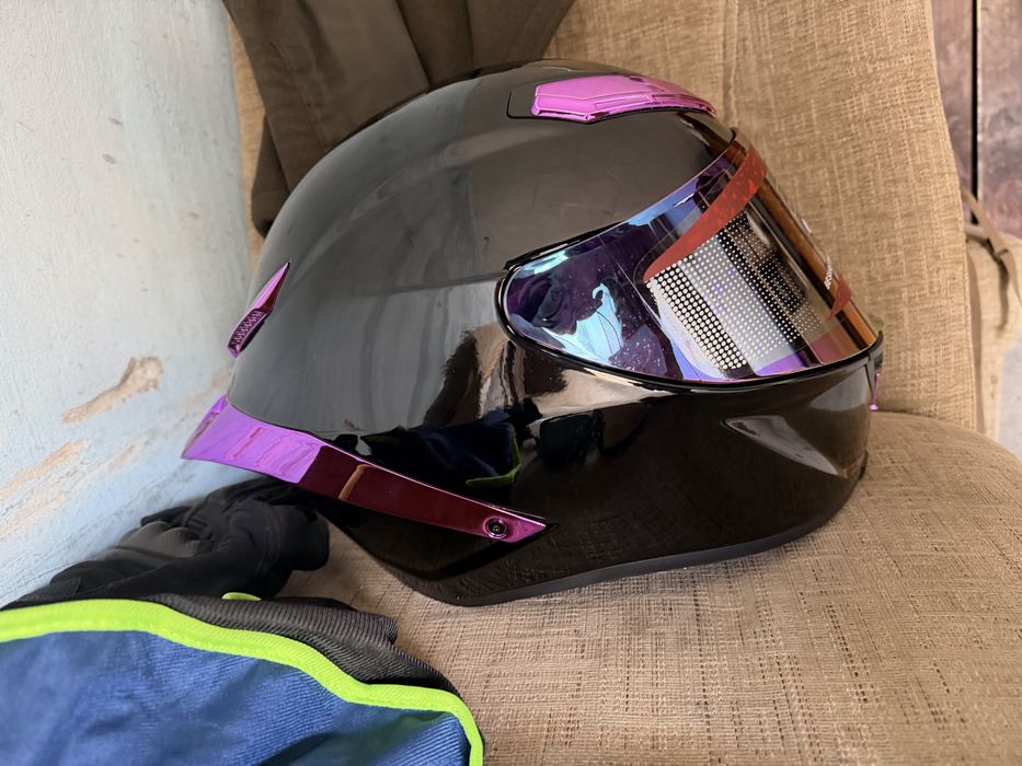 Шолом AGV Pista.
