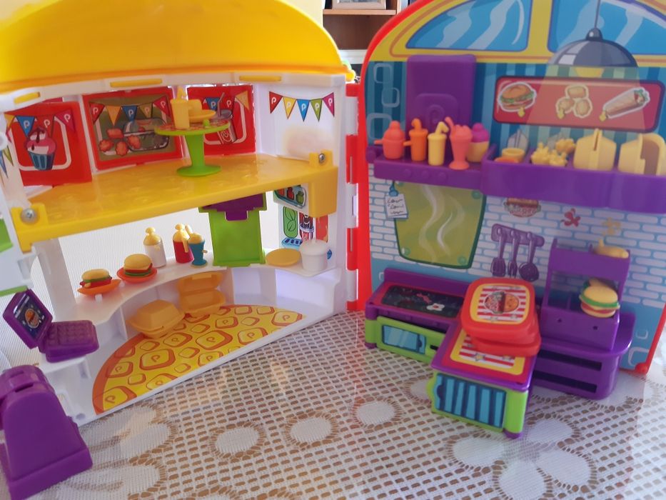 Hamburgueria Pinypon com carro