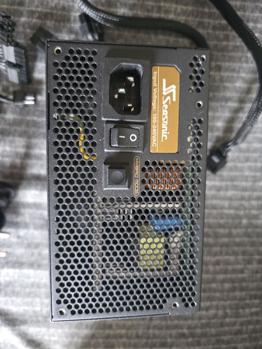 Fonte de alimentação Seasonic Focus Gold 550w