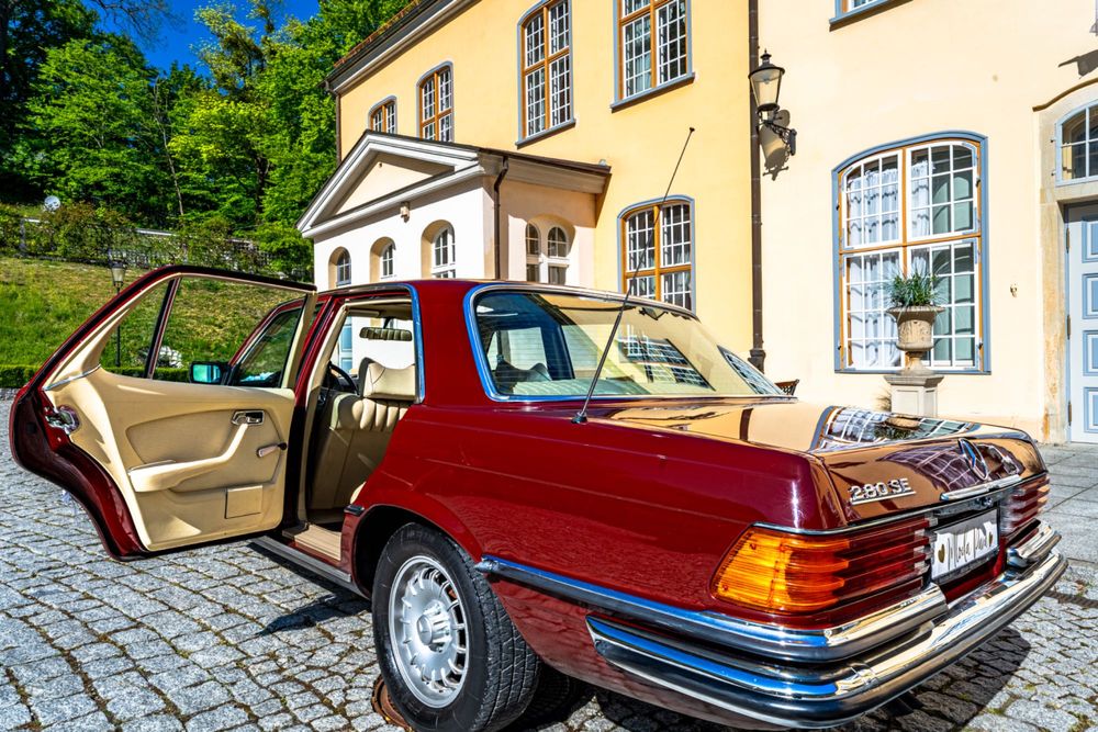 Klasyczny Mercedes S-Class z lat 70 do wynajęcia na ślub i inne okazje