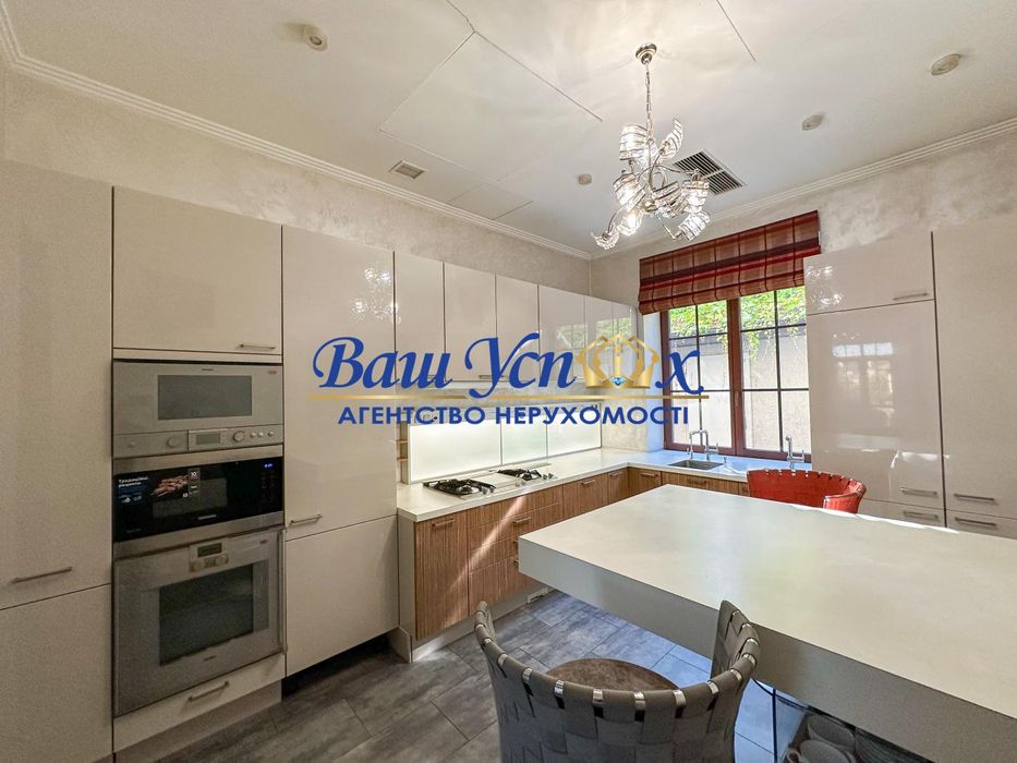 Продажа дома в центре Киева  ул. Зверинецкая, Печерск, Киев.