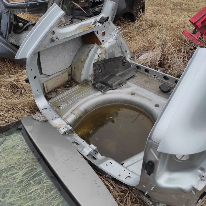 Четверть , порог skoda superb 2