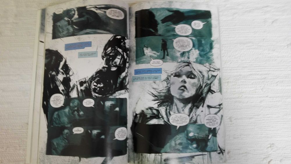 BD Comic  Metal Gear Solid Ashley Wood, Kris Oprisko - IDW - Konami