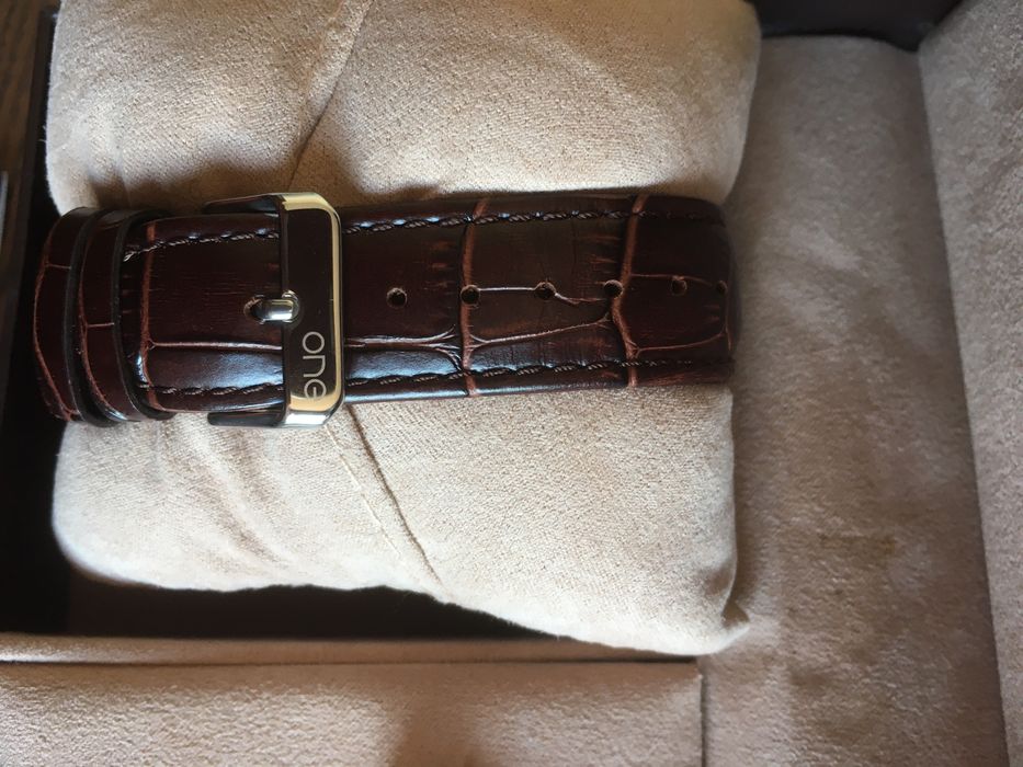 Relógio ONE Gallant com botões de punho