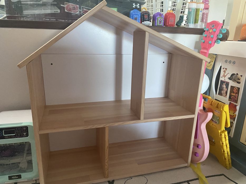 Estante casinha Ikea