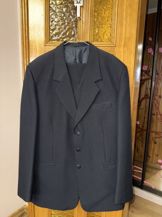 Продаю костюм трійка,чоловічий в ідеальному стані