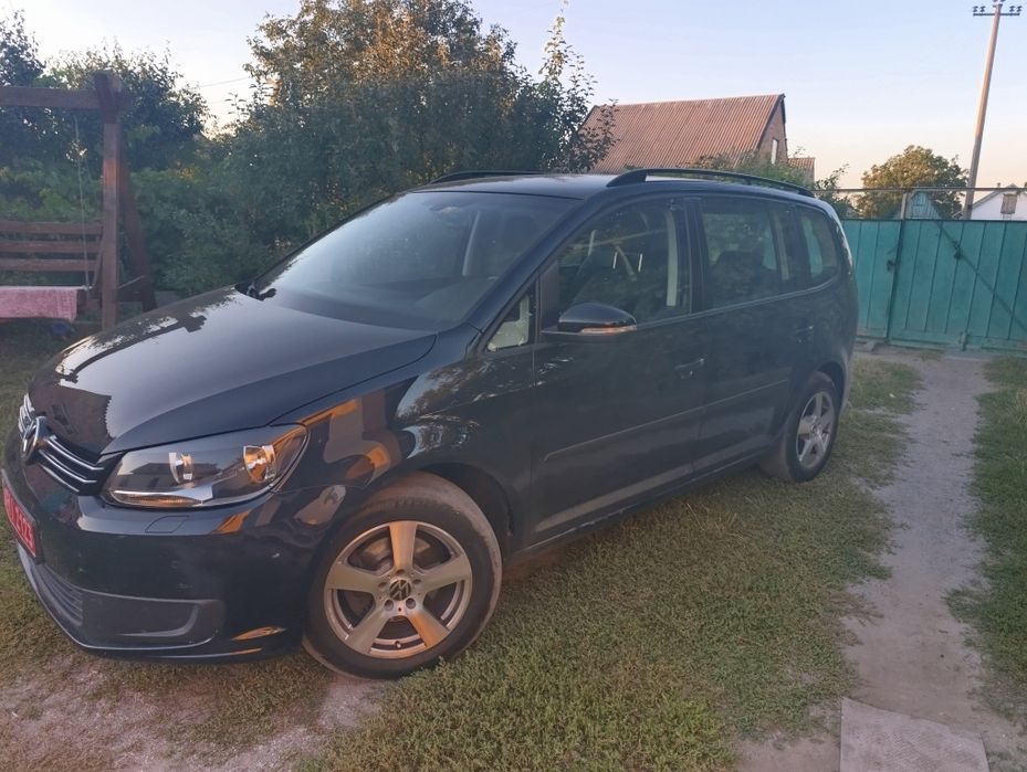 Продам Volkswagen Touran 2011 року