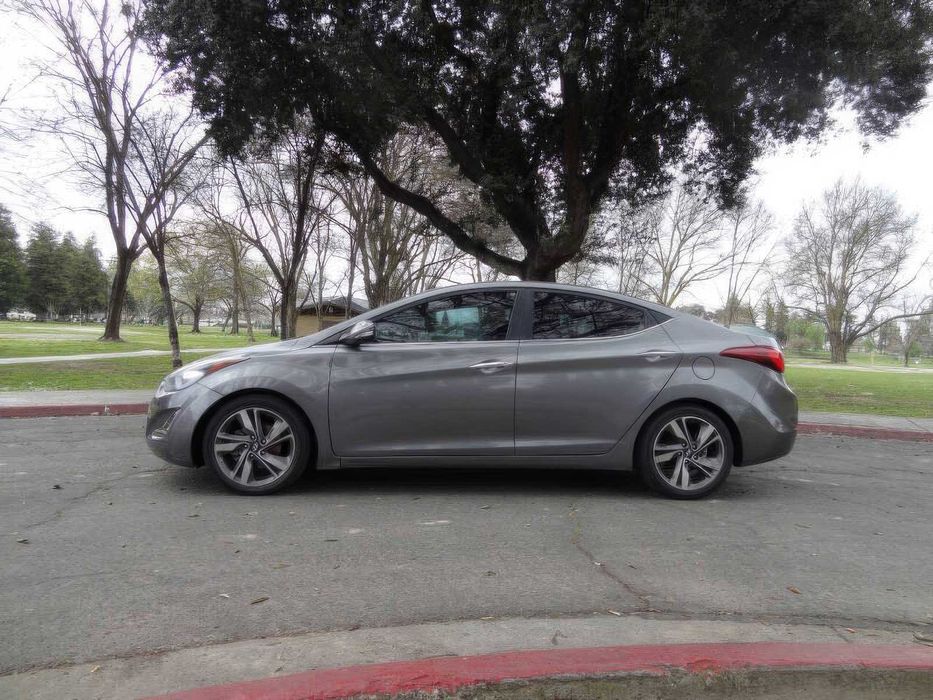 Hyundai Elantra Limited      2014