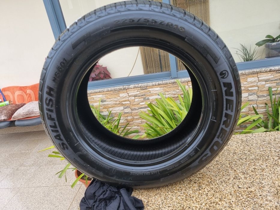 Pneus  novos (255/55/ZR/16/2023