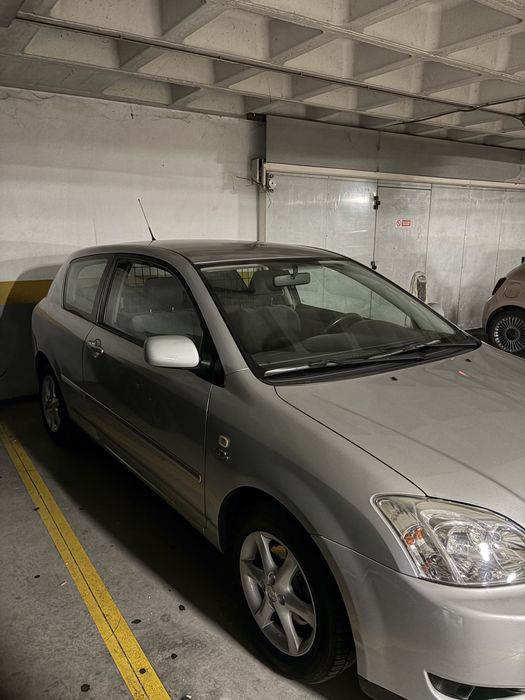 Toyota Corolla 2.0 D4d 2003 2 lugares c/IVA Dedutível