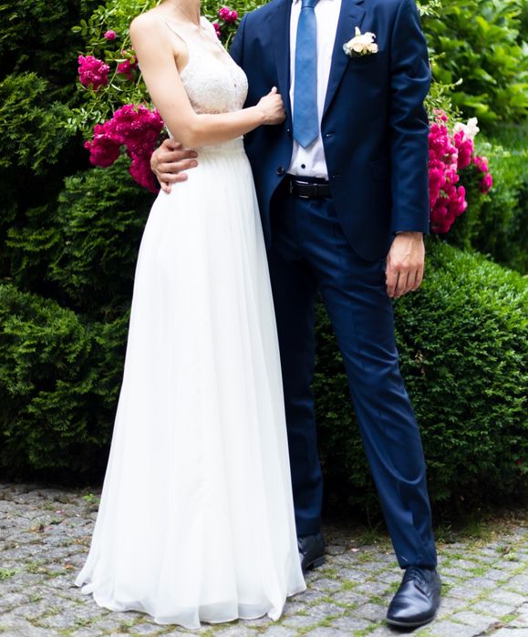 Suknia ślubna elegancja długa delikatna  koronka francuska