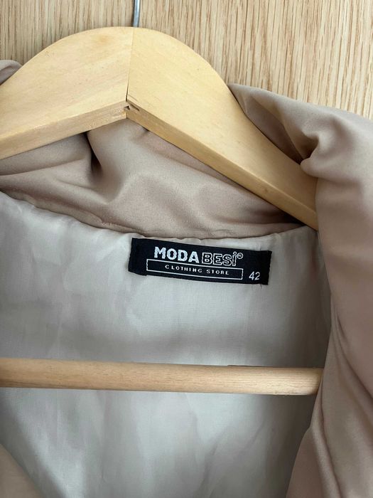 Blusão Shein bege 42