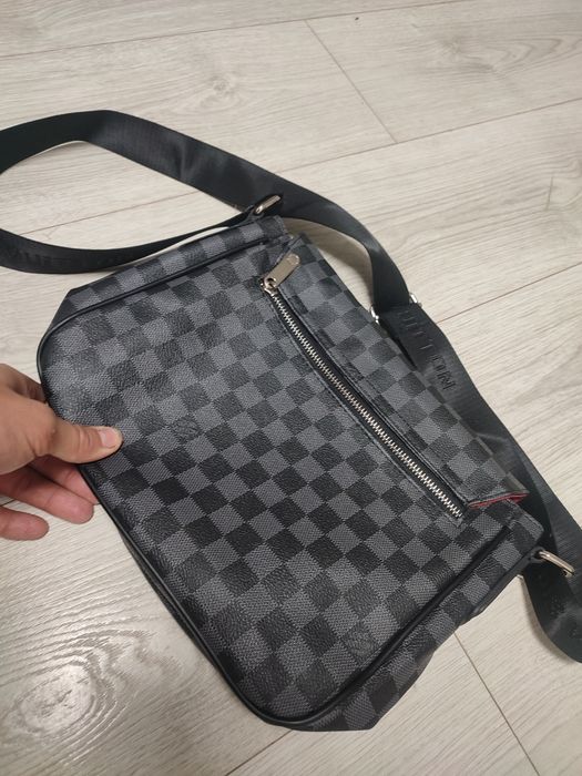 Louis Vuitton сумка месенджер ориігнал нова !
