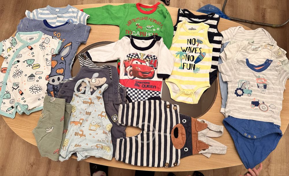 Paka ubranek niemowlęcych