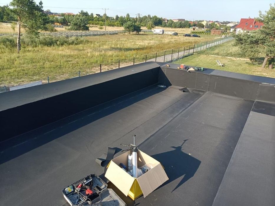 Hydroizolacja dachów płaskich, balkonów i tarasów – EPDM, PVC, TPO