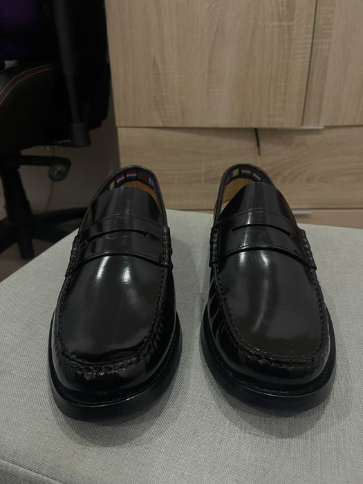 Mocassins em Pele Verniz com Travessão
