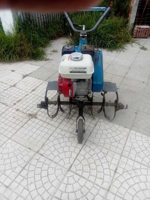 Moto enxada Honda pouca horas de uso