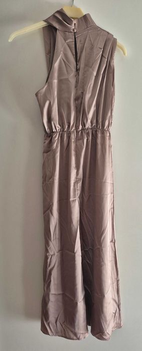 Vários vestidos de verão de mulher, novos, nunca usados