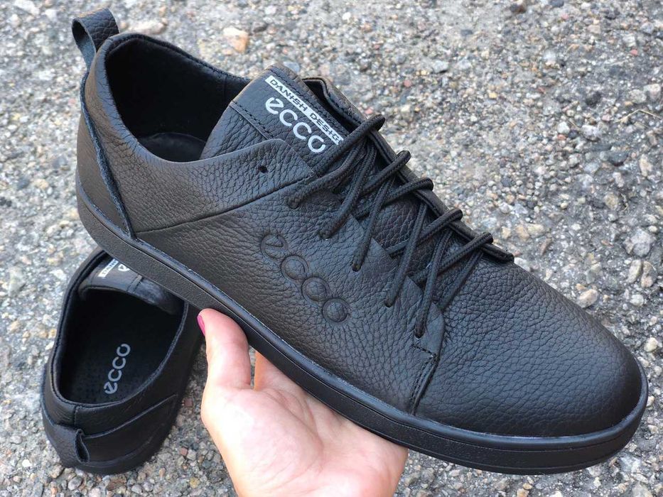 Стильні та зручні туфлі ECCO