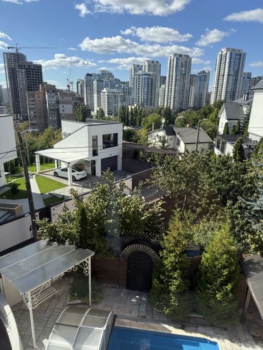 Аренда шикарного дома на Звиренецкой,Печерск,Посольства,бассейн,камин