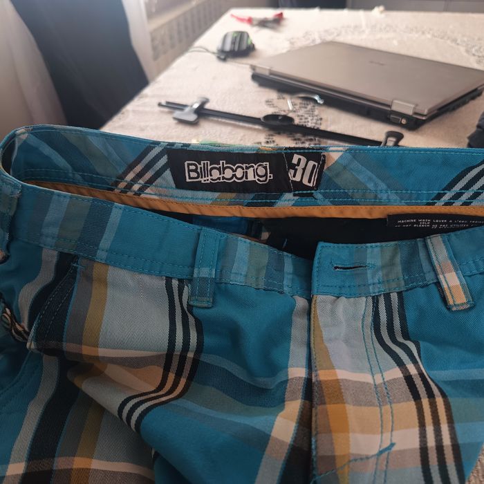 Spodenki szorty w kratkę chłopięce męskie billabong 30 rozmiar M.