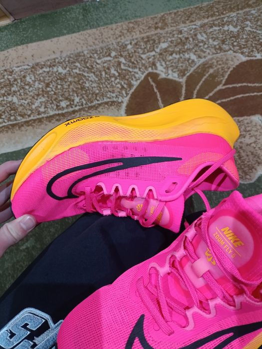Чудові бігові кросівки Nike zoom fly 5 як нові
