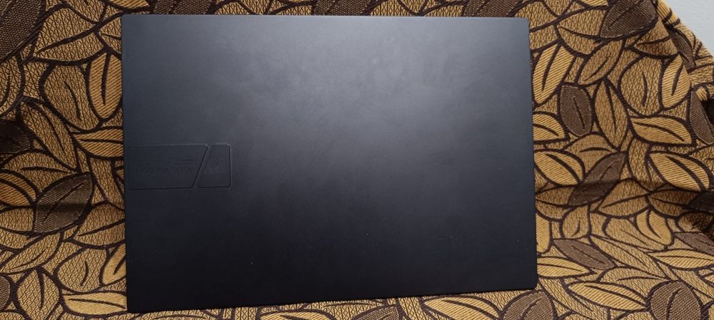 Laptop Asus vivobook 16