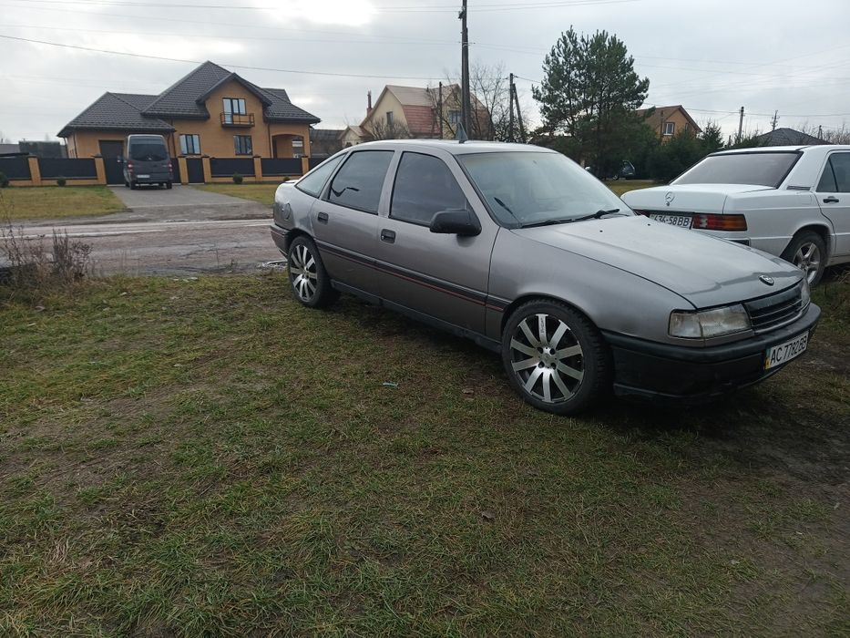 Продам Opel Vectra A 2,0 бензин