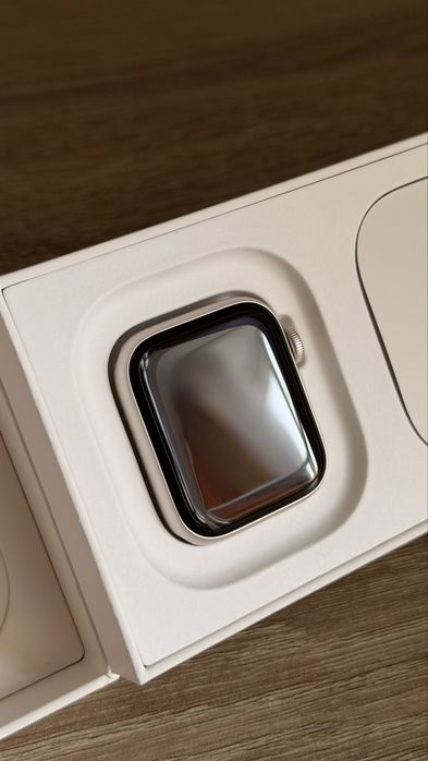 Apple Watch SE (Gen 2) 40mm Starlight S/M