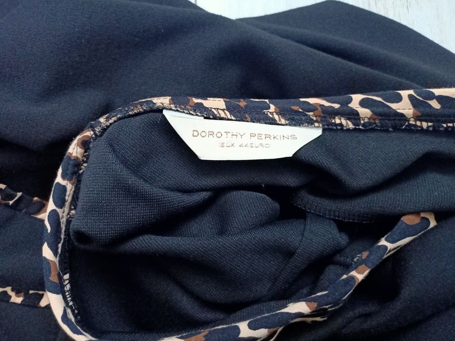 Sukienka Dorothy Perkins 44