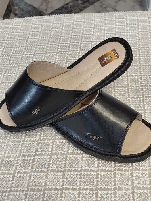 Skórzane pantofle damskie, rozmiar 38