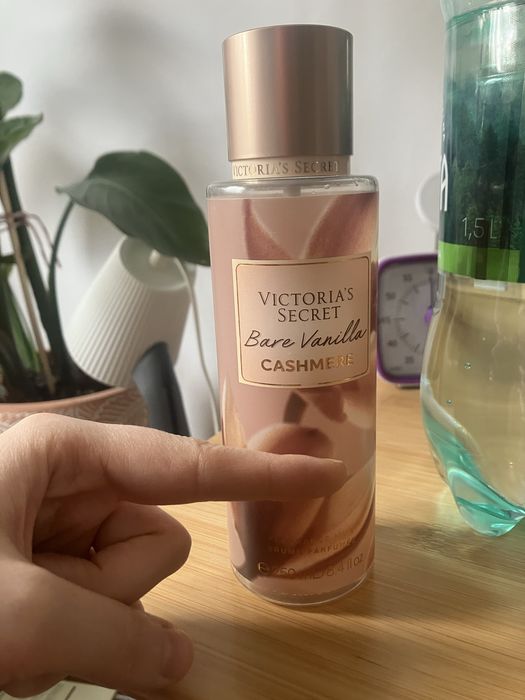 Victoria's Secret Bare Vanilla