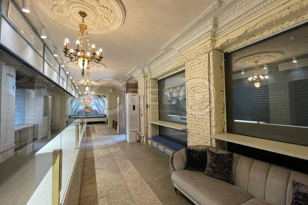 Продаж приміщення центр міста вул. Комерційна