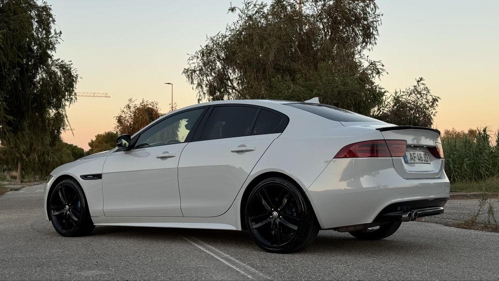 Jaguar XE 2.0D 163Cv Versão R-Sport