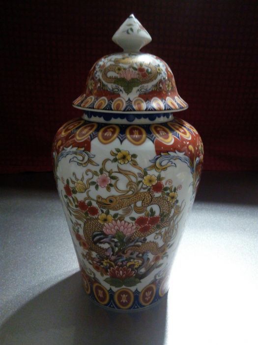 Pote de porcelana do Dragão