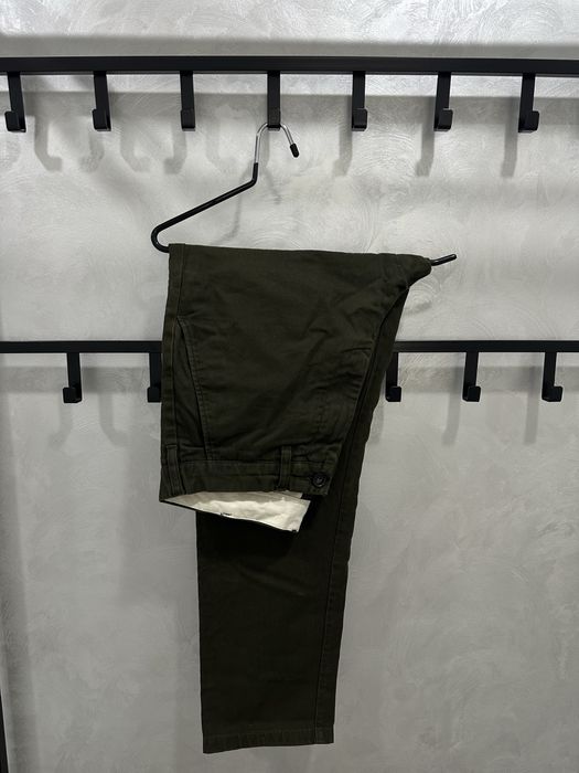 Оливкові брюки Zara