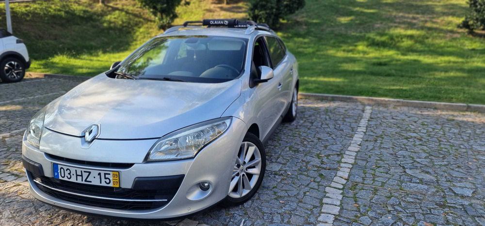 RENAULT MEGANE Sport Tourer Dynamique — photo 2